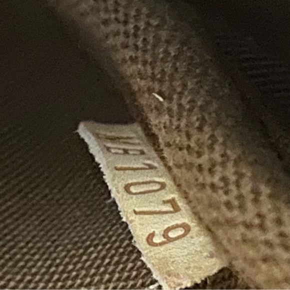 💗💗💗SOLD💗💗💗
🤩SAUMUR 30 MONOGRAM🤩 - Picture 16 of 16